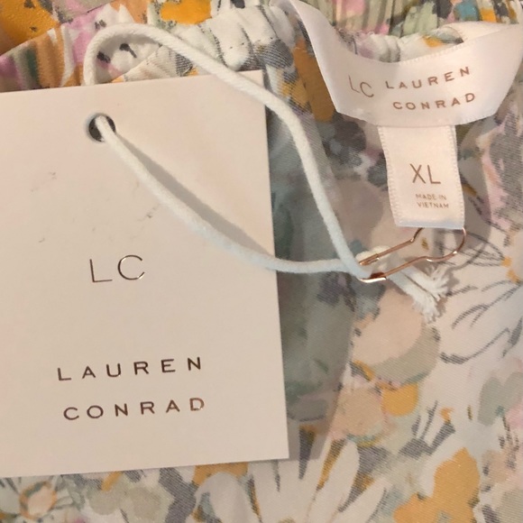 LC Lauren Conrad floral blouse - Picture 7 of 7
